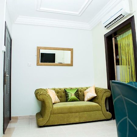 Maxwell Court Apartments อักกรา ภายนอก รูปภาพ