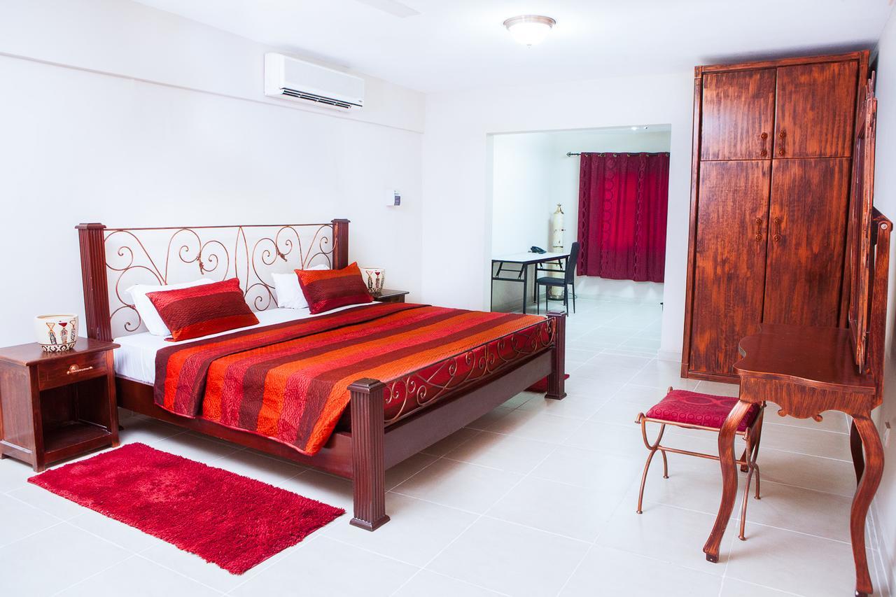 Maxwell Court Apartments อักกรา ภายนอก รูปภาพ