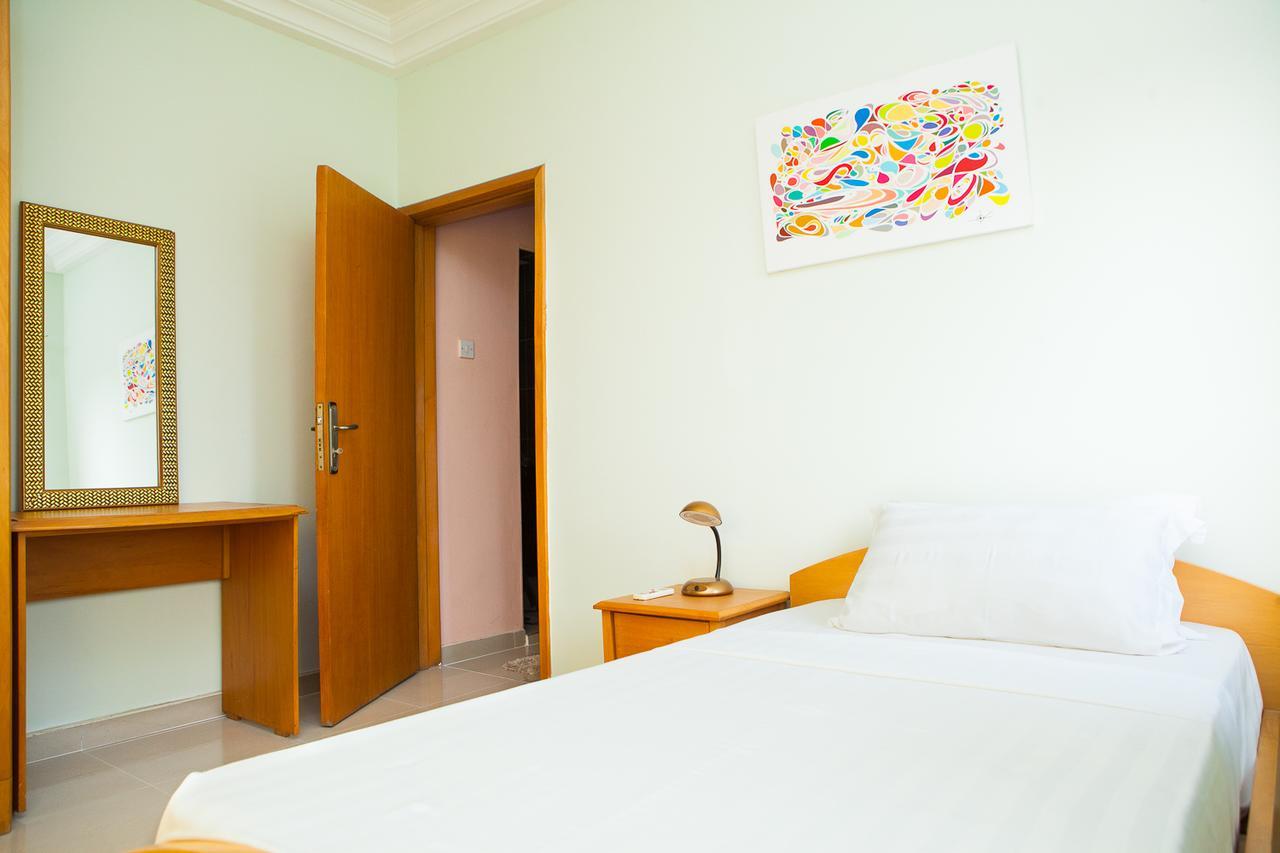 Maxwell Court Apartments อักกรา ภายนอก รูปภาพ