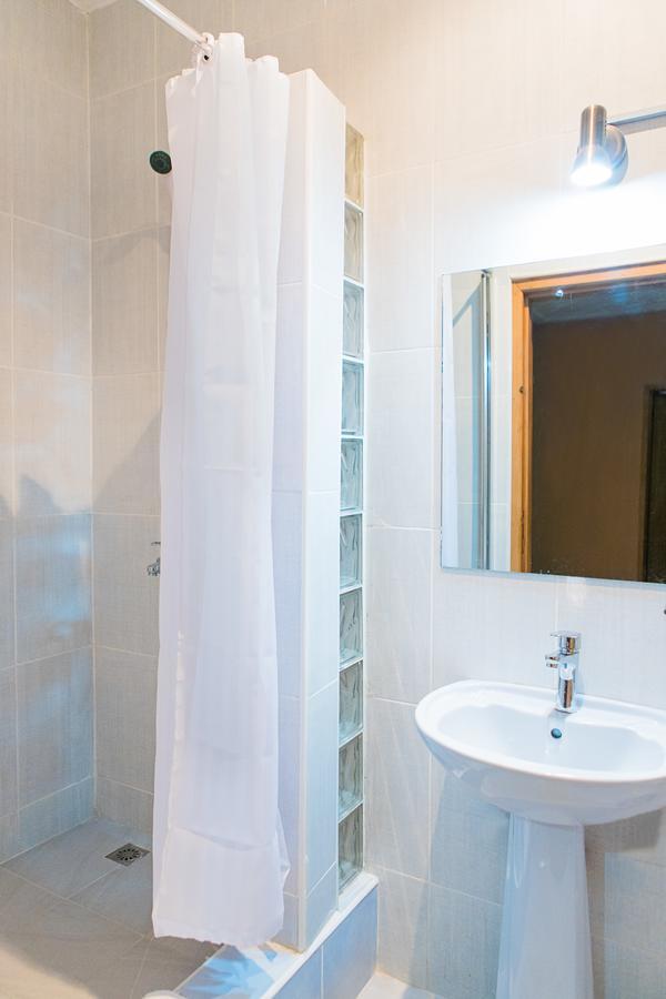 Maxwell Court Apartments อักกรา ภายนอก รูปภาพ
