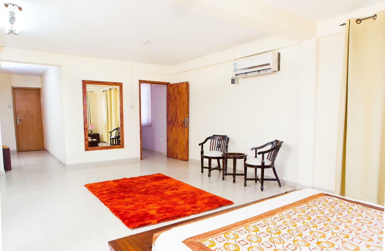 Maxwell Court Apartments อักกรา ภายนอก รูปภาพ