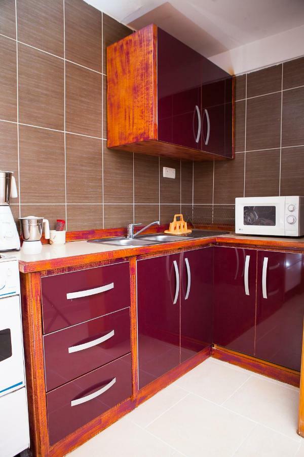 Maxwell Court Apartments อักกรา ภายนอก รูปภาพ