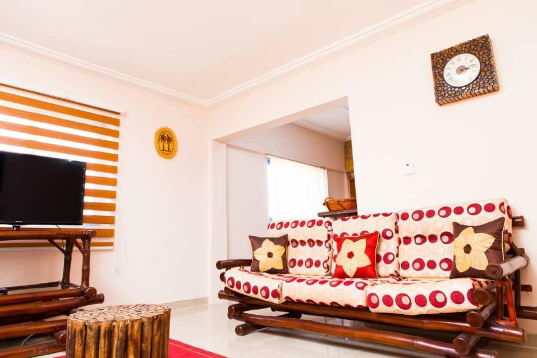 Maxwell Court Apartments อักกรา ภายนอก รูปภาพ