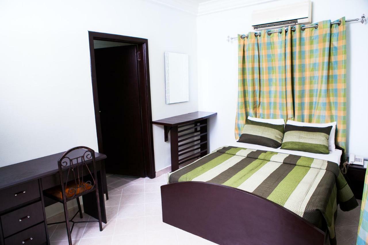 Maxwell Court Apartments อักกรา ภายนอก รูปภาพ